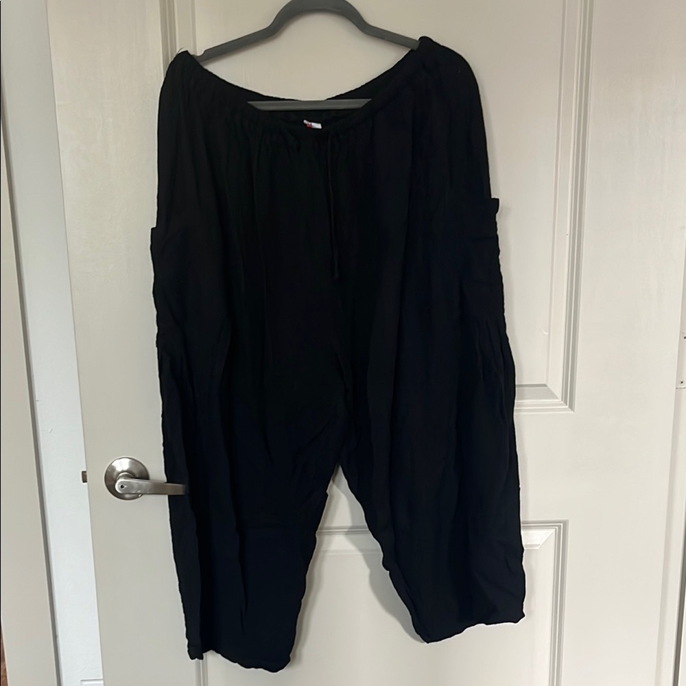 Women's Linen Style Black Pants Capri